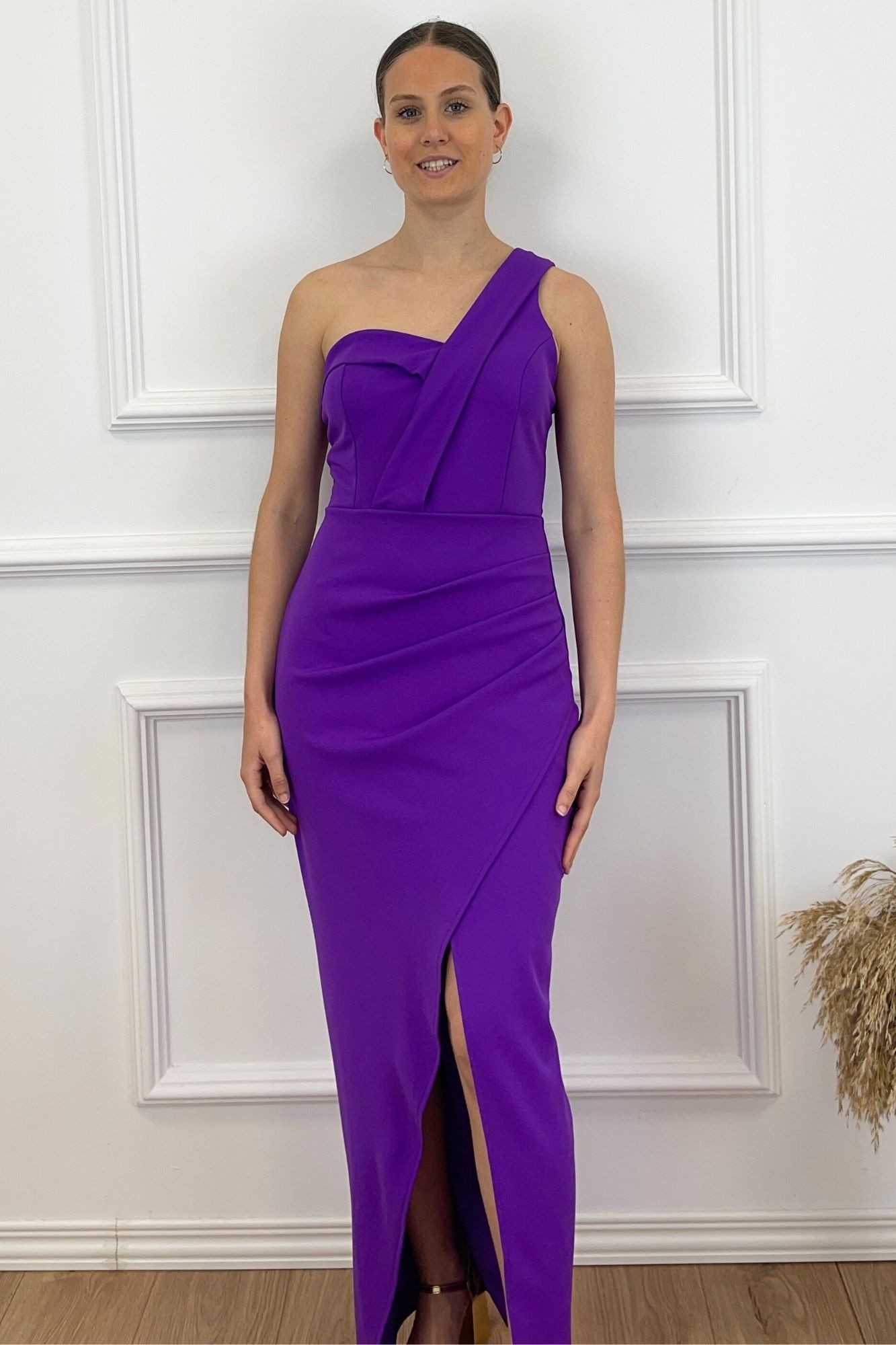 VESTIDO ASIMÉTRICO ABERTURA MORADO