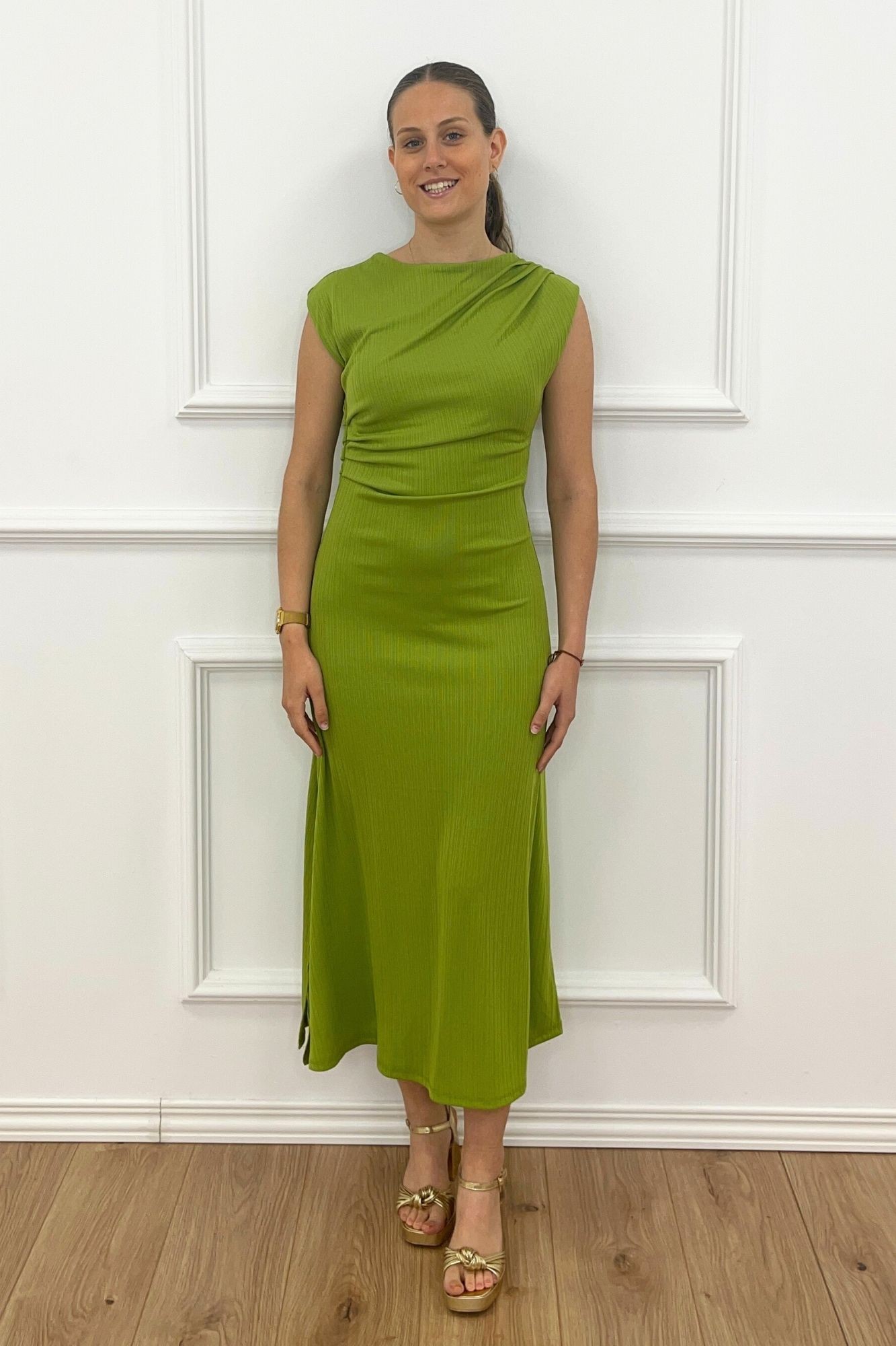 VESTIDO MIDI PUNTO VERDE