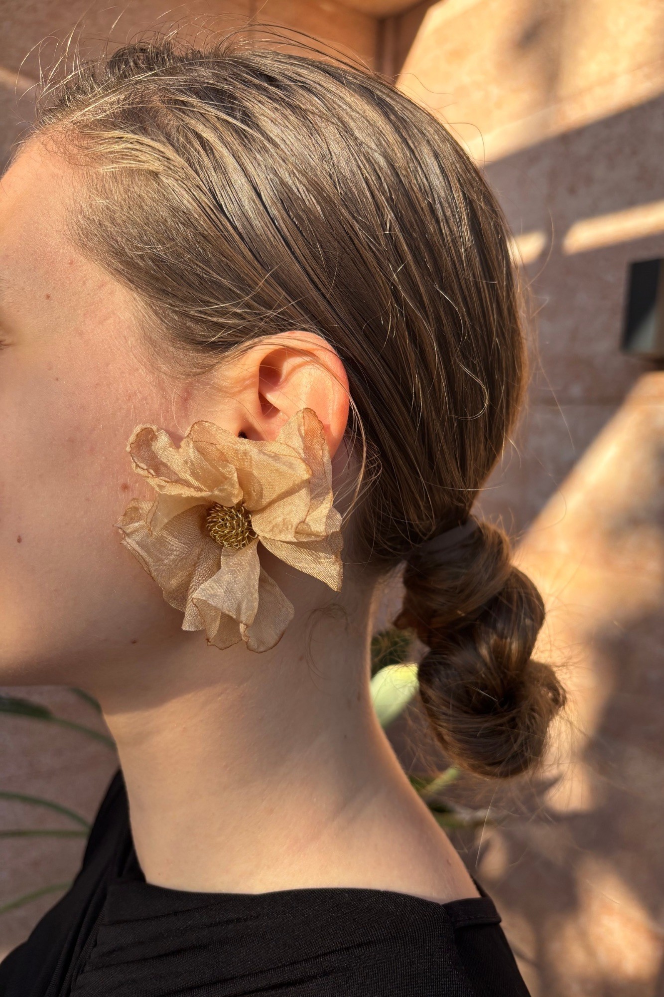 PENDIENTE DIVINO BEIGE